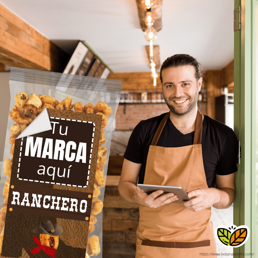 Tienda-de-abarrotes-vendiendo-snacks-saludables-tendero-feliz-con-maicitos-blofis-maiz-inflado