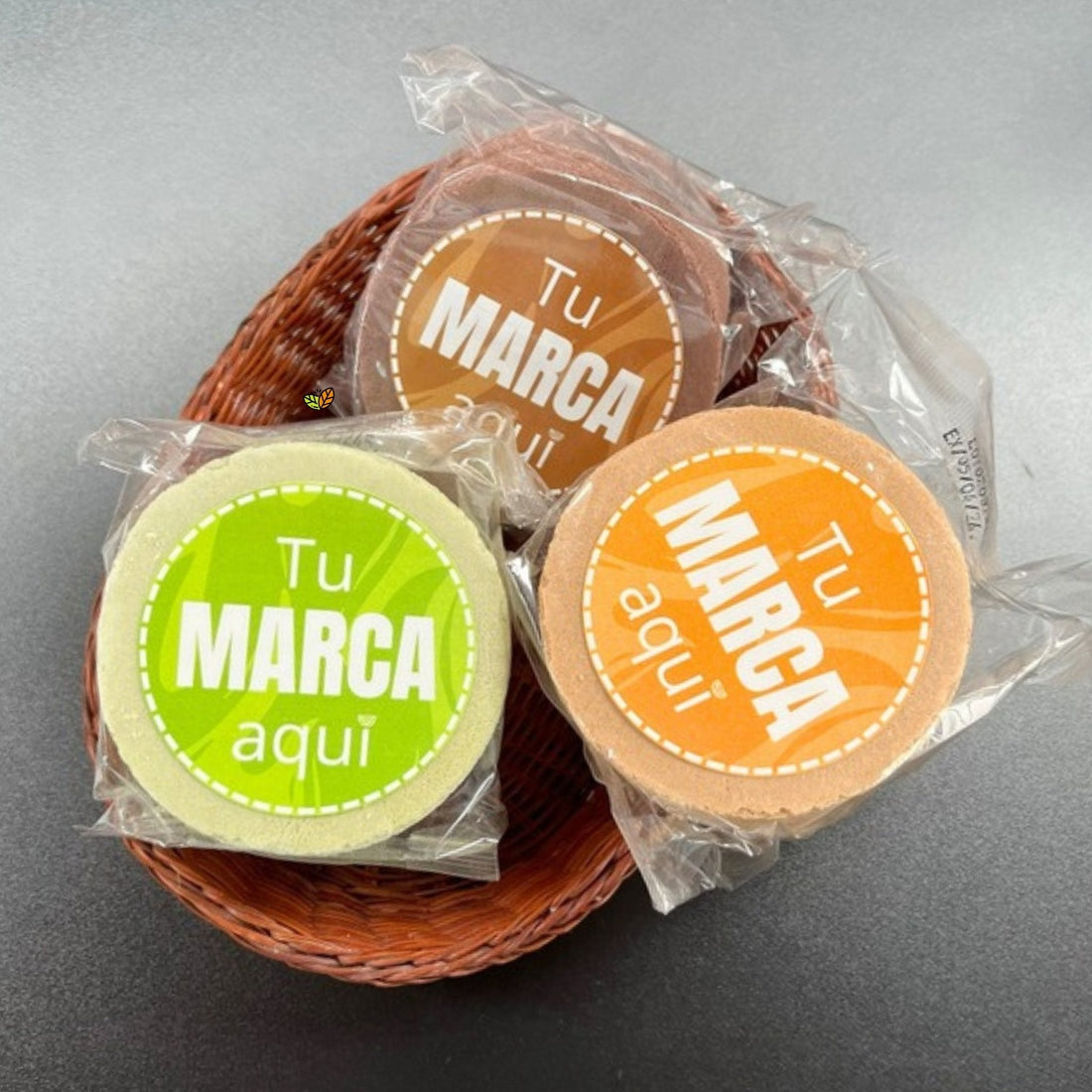 Canasta con obleas de amaranto con etiqueta «Tu marca aquí»